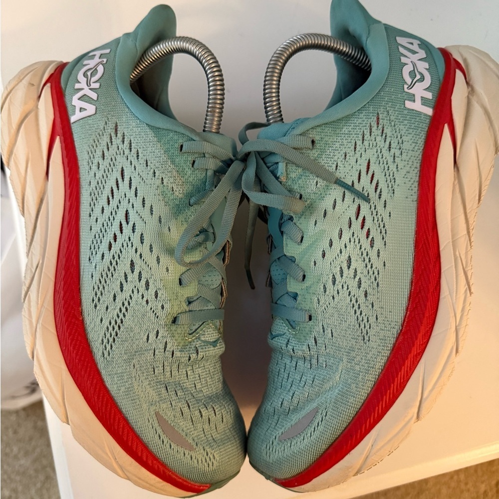 Hoka women size 8 Clifton 8 Teal and Coral Running Shoes - Picture 6 of 9